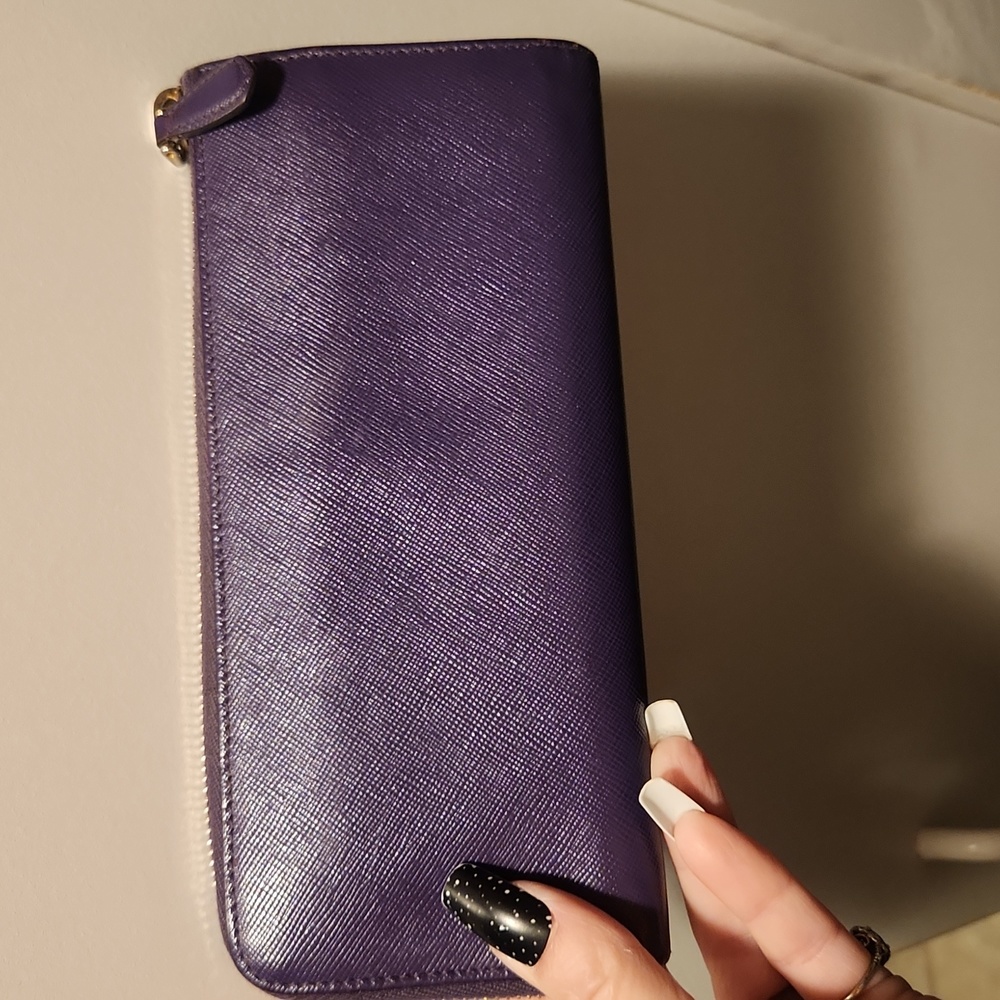 Prada Wallet - Picture 2 of 9